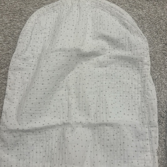 Restoration Hardware star print bassinet sheets. Set of 2. - Picture 3 of 8